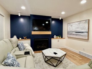 Living area - Gorgeous Executive Home (Draper)