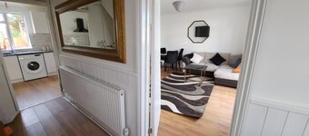 Cosy Family home with (Spa,hottub,Jacuzzi), 5 mins from LUTON-AIRPORT