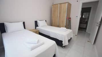 2 bedrooms, iron/ironing board, Internet, bed sheets