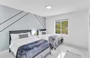 4 soveværelser, strygejern/strygebræt, internetforbindelse, sengetøj