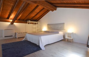 1 bedroom, iron/ironing board, free WiFi - 1 bedroom awesome home in Catania (Catania)