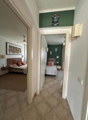 2 bedrooms, internet, bed sheets