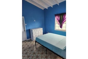 5 bedrooms, WiFi, bed sheets