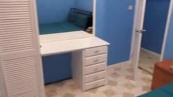 5 bedrooms, iron/ironing board, free WiFi