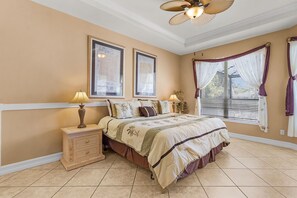 4 Schlafzimmer, Bügeleisen/Bügelbrett, kostenloses WLAN, Bettwäsche
