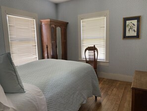 18 bedrooms, desk, iron/ironing board, free WiFi