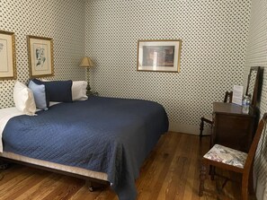 18 bedrooms, desk, iron/ironing board, free WiFi
