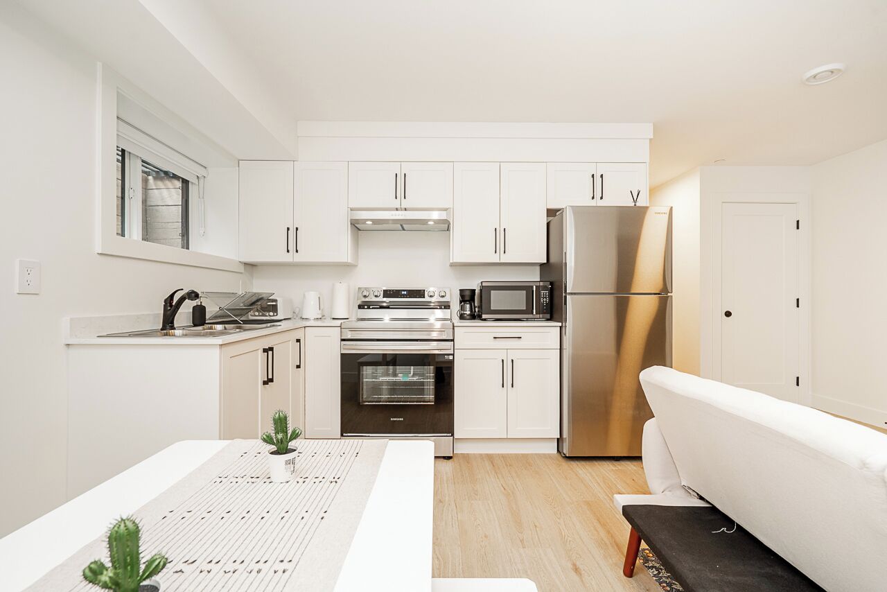 Micro-ondes, four, plaque de cuisson