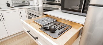 Cozy & Spacious 2BR Guest Suite, Near Vancouver