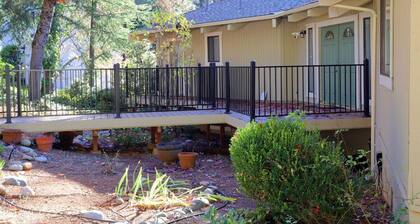 Outdoor Deck - Pool Table - Fireplace - Grill
