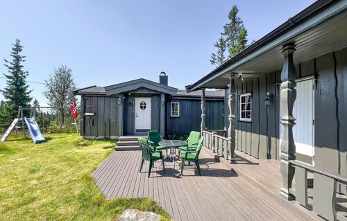 Beautiful home in Sjusjøen with sauna