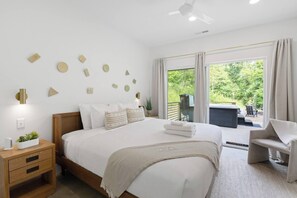 Iron/ironing board, travel crib, WiFi, bed sheets
