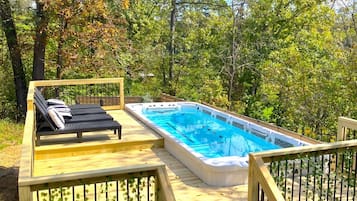 Bañera de hidromasaje al aire libre