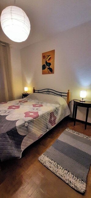 2 chambres, bureau, fer et planche à repasser, Wi-Fi gratuit