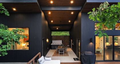 Voted Best AVL Luxe Stay • Hot Tub • Mountain Views • Asheville Glass House