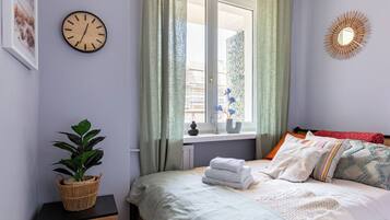 1 habitación, tabla de planchar con plancha, wifi y ropa de cama