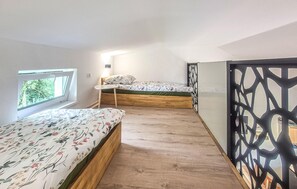 1 bedroom, travel cot, free WiFi