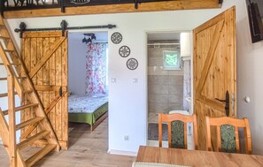 1 chambre, lit parapluie, Wi-Fi gratuit, draps fournis