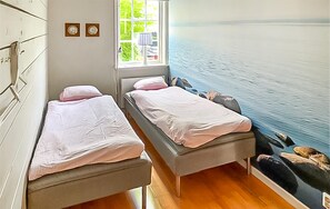 3 makuuhuonetta, silitysrauta/-lauta, ilmainen Wi-Fi