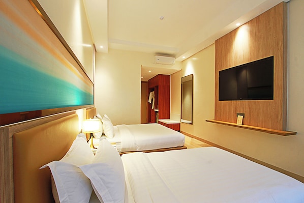 In-room safe, desk, laptop workspace, soundproofing