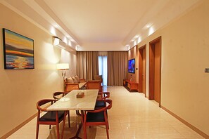 In-room safe, desk, laptop workspace, soundproofing - Cocotree Resort Panglao (Panglao)