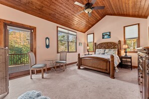 3 chambres, bureau, fer et planche à repasser, accès au Wi-Fi (inclus)