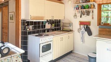 Een koelkast, een kookplaat, een vaatwasser