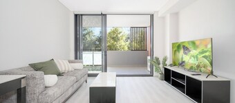 Spacious 2 Bedroom Apt with Parking in Rouse Hill