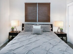 7 bedrooms, desk, iron/ironing board, travel cot