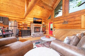 Smart TV y chimenea 