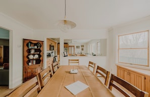 Dining - Group Getaway: Sleeps 15, 11 Priv Acres, Wood fire hot tub, sauna, karaoke (Margaretville)