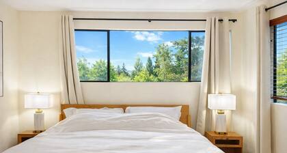 Entire 3BR/2BA Home: 5 beds, Kitchen, Laundry, Work Desk, Private Yard, AC