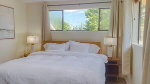 3 habitaciones, tabla de planchar con plancha, wifi y ropa de cama