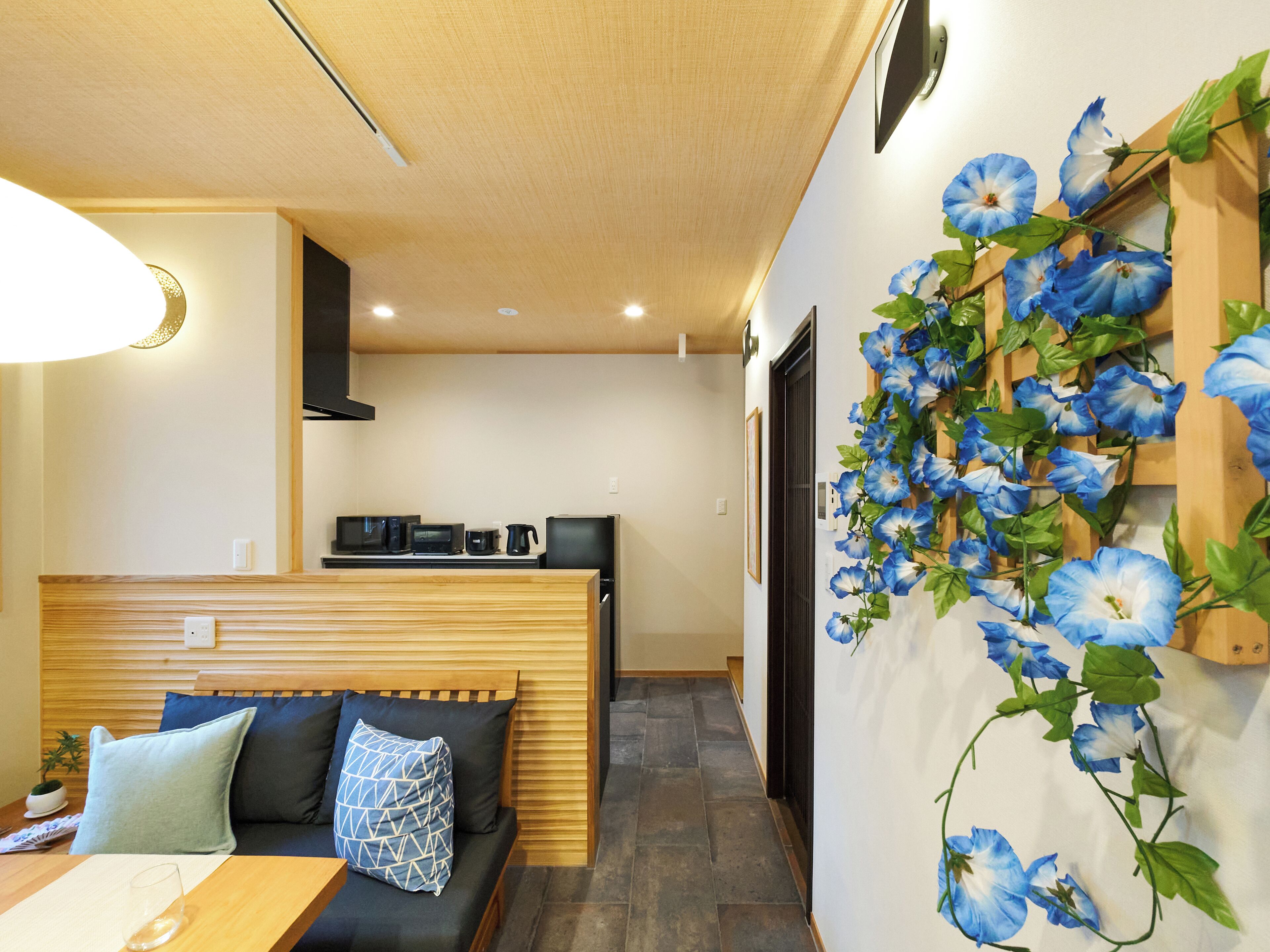 House, 2 Bedrooms, Non Smoking | Living area | 42-inch flat-screen TV with digital channels