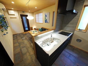 Casa, 2 quartos, para não fumantes | Cozinha privada | Geladeira grande, micro-ondas, cooktop