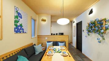 House, 2 Bedrooms, Non Smoking | Living area