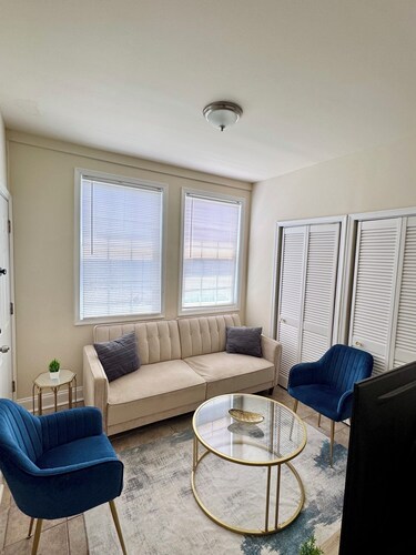 Capitol Cozy Easy Metro Access in Washington DC