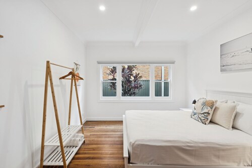 Seabreeze Macauley's - Retro beach vibes in beachside Pet Friendly