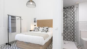 1 dormitorio, tabla de planchar con plancha, Internet y ropa de cama