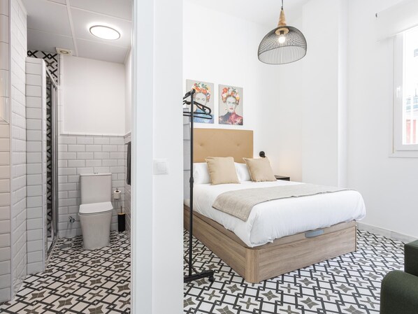 1 bedroom, iron/ironing board, Internet, bed sheets