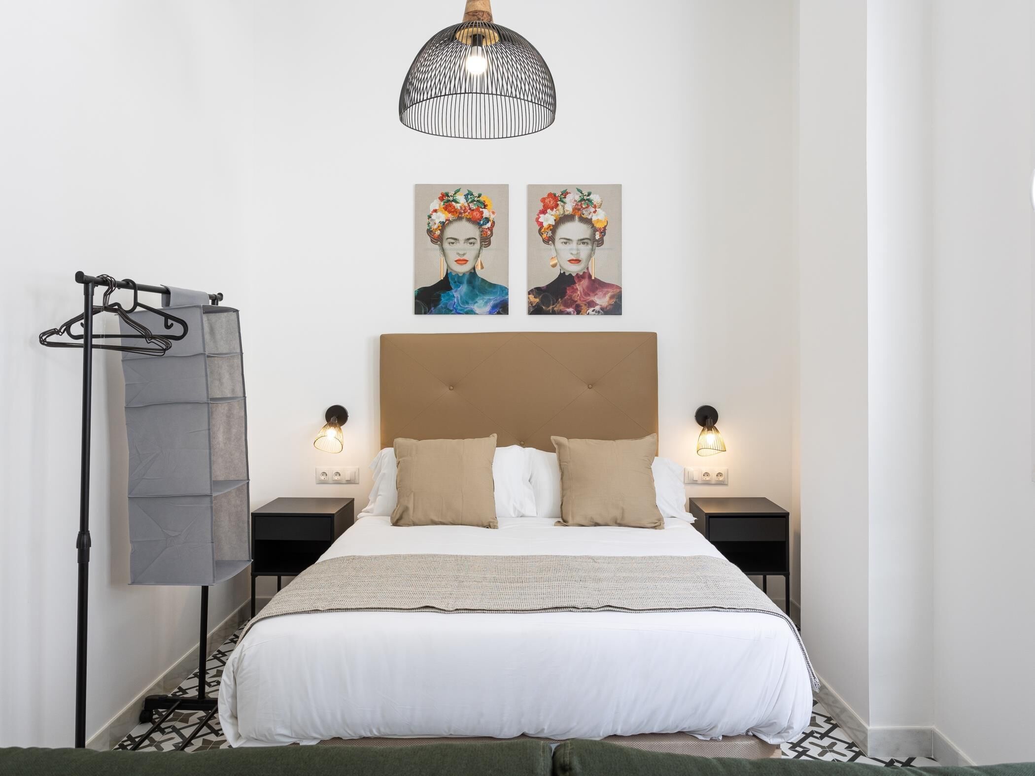 1 slaapkamer, een strijkplank/strijkijzer, internet, beddengoed