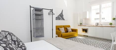 1 bedroom, iron/ironing board, internet, bed sheets