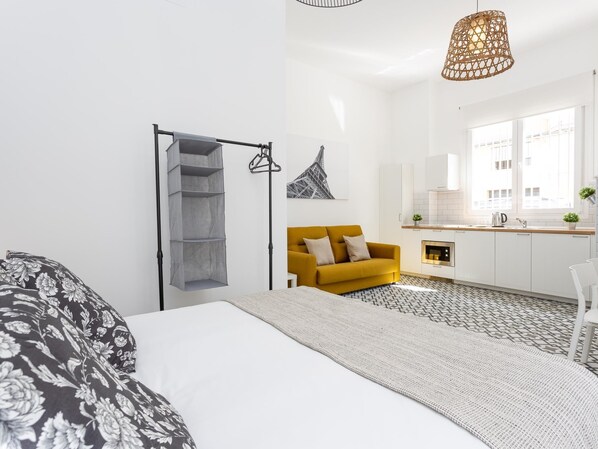 1 bedroom, iron/ironing board, Internet, bed sheets