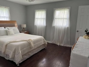 4 habitaciones, internet y ropa de cama