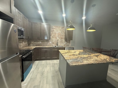 Welcoming 3 Bedroom Central to all Major Stops