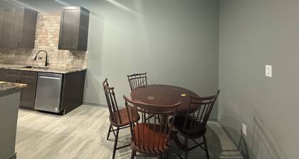 Welcoming 3 Bedroom Central to all Major Stops