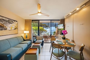 Classic Condo, 1 Bedroom, Lanai, Ocean View | Living area