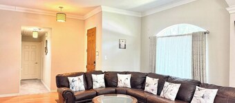 4BR Gem • Space, Comfort & Fun-Agape House