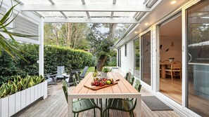 تناول الطعام بالخارج