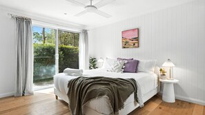 4 عدّة غرف نوم ومكواة/لوح كي وسرير سفر وواي فاي